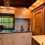 Hood In Wood * Bermel